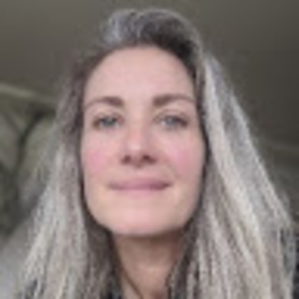 Meet your Posher, Hilary